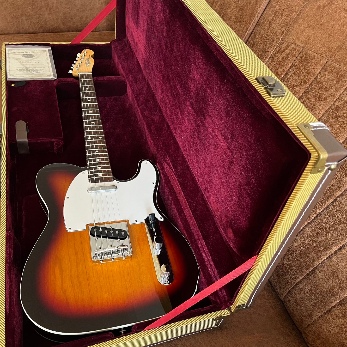 Tokai Breezy Sound TTE106B in Case