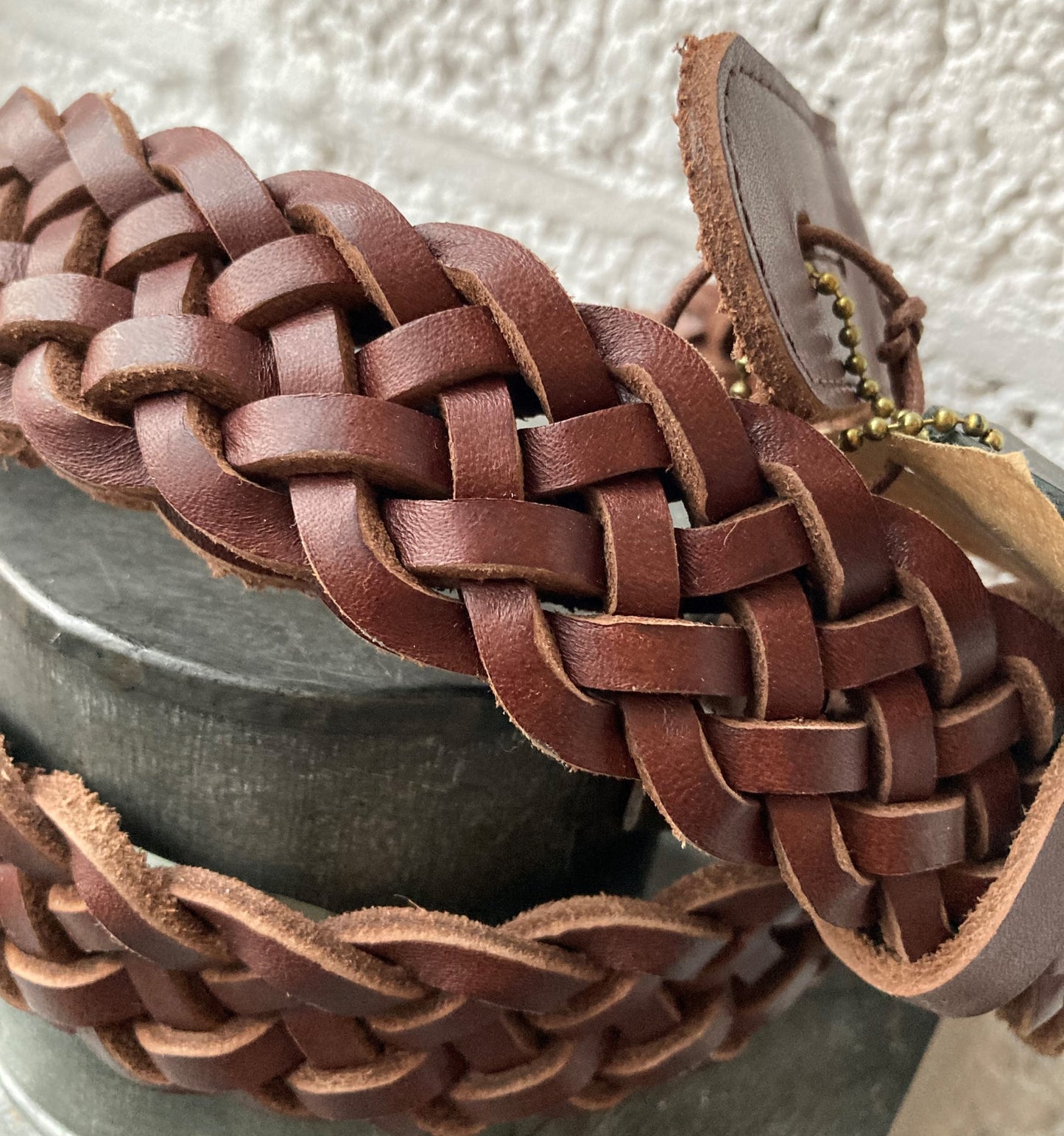 KAMINARI Braided Leather Strap Brown texture