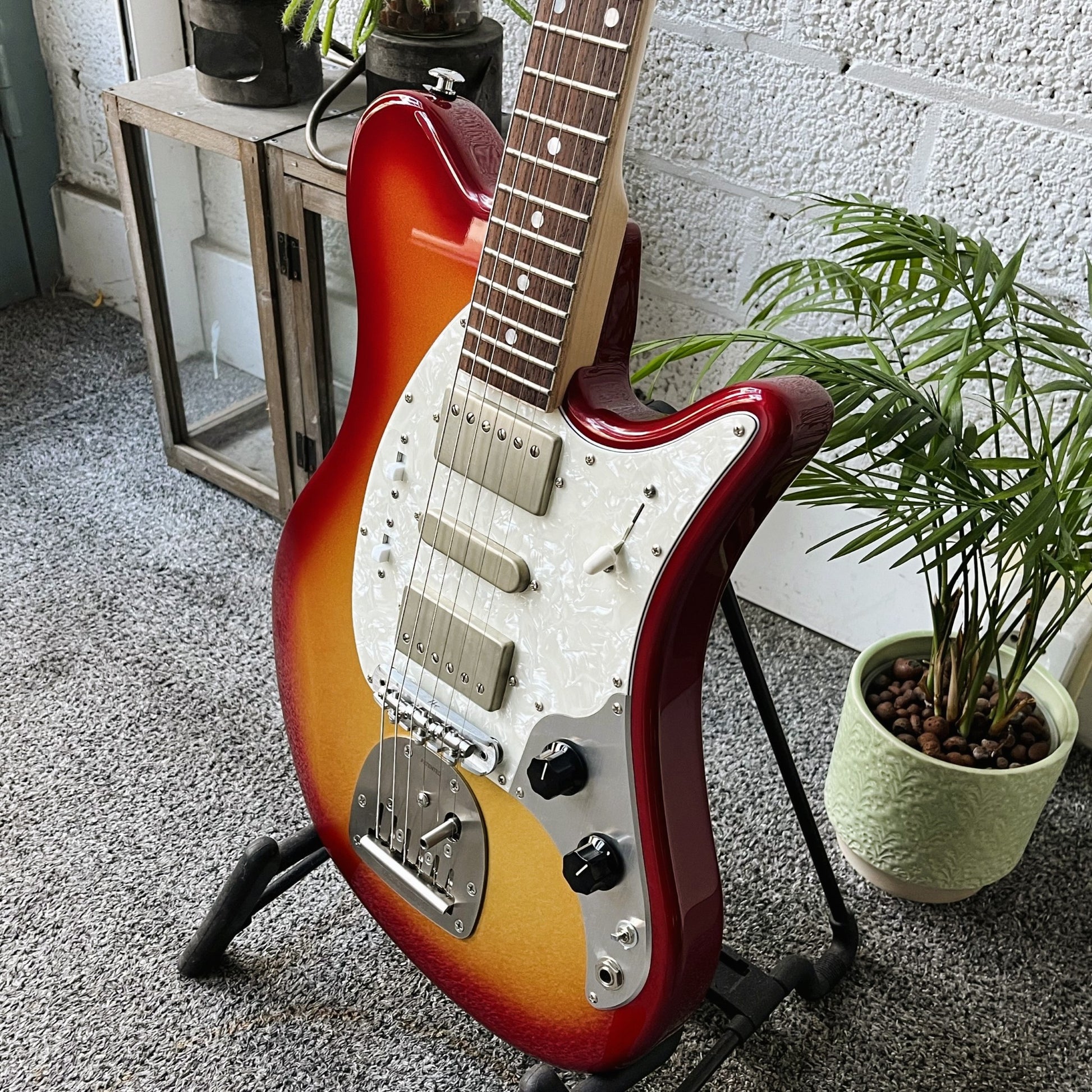 OOPEGG Trailbreaker MK1 Fireburst Side