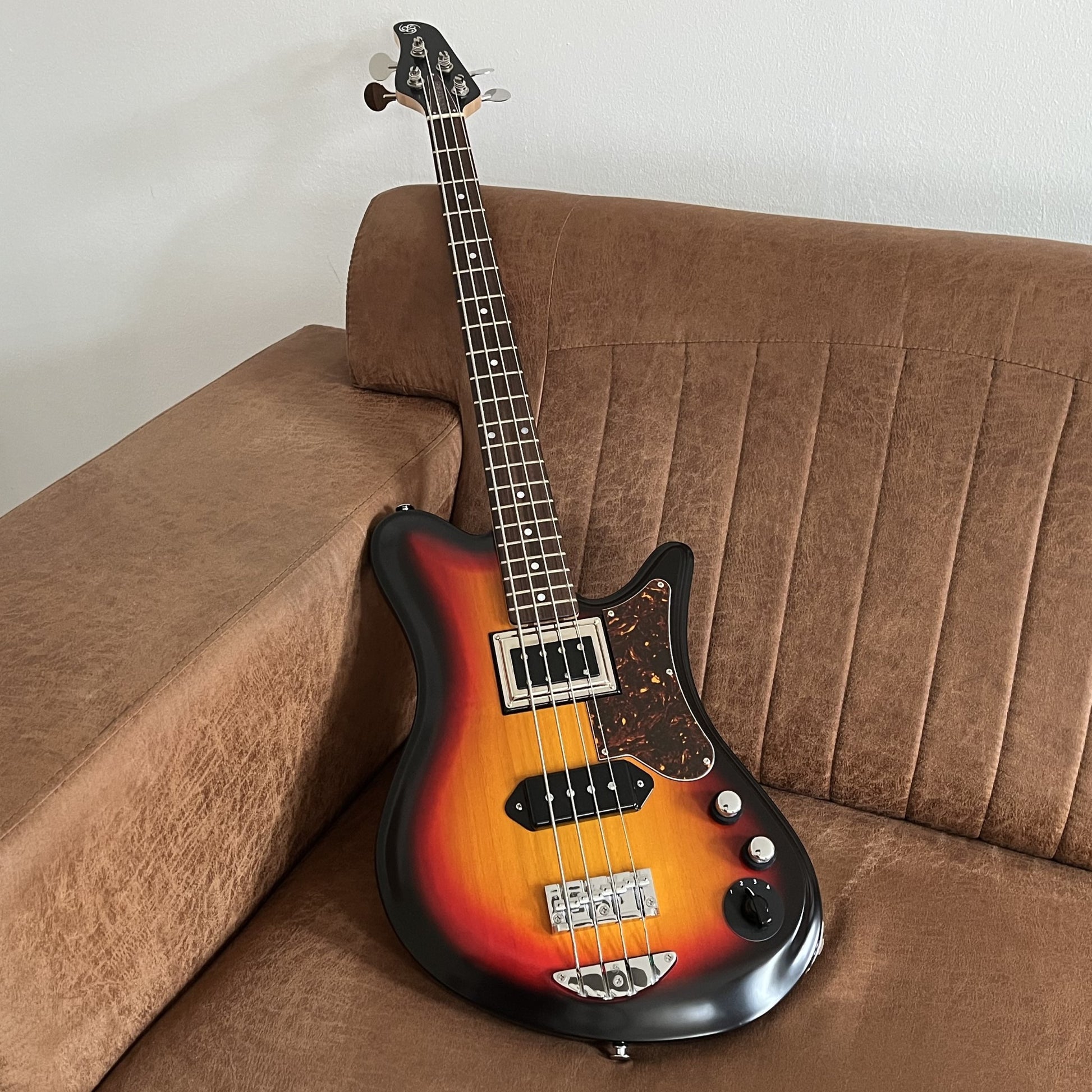 Oopegg Stormbreaker 3-tone sunburst tortoise guard