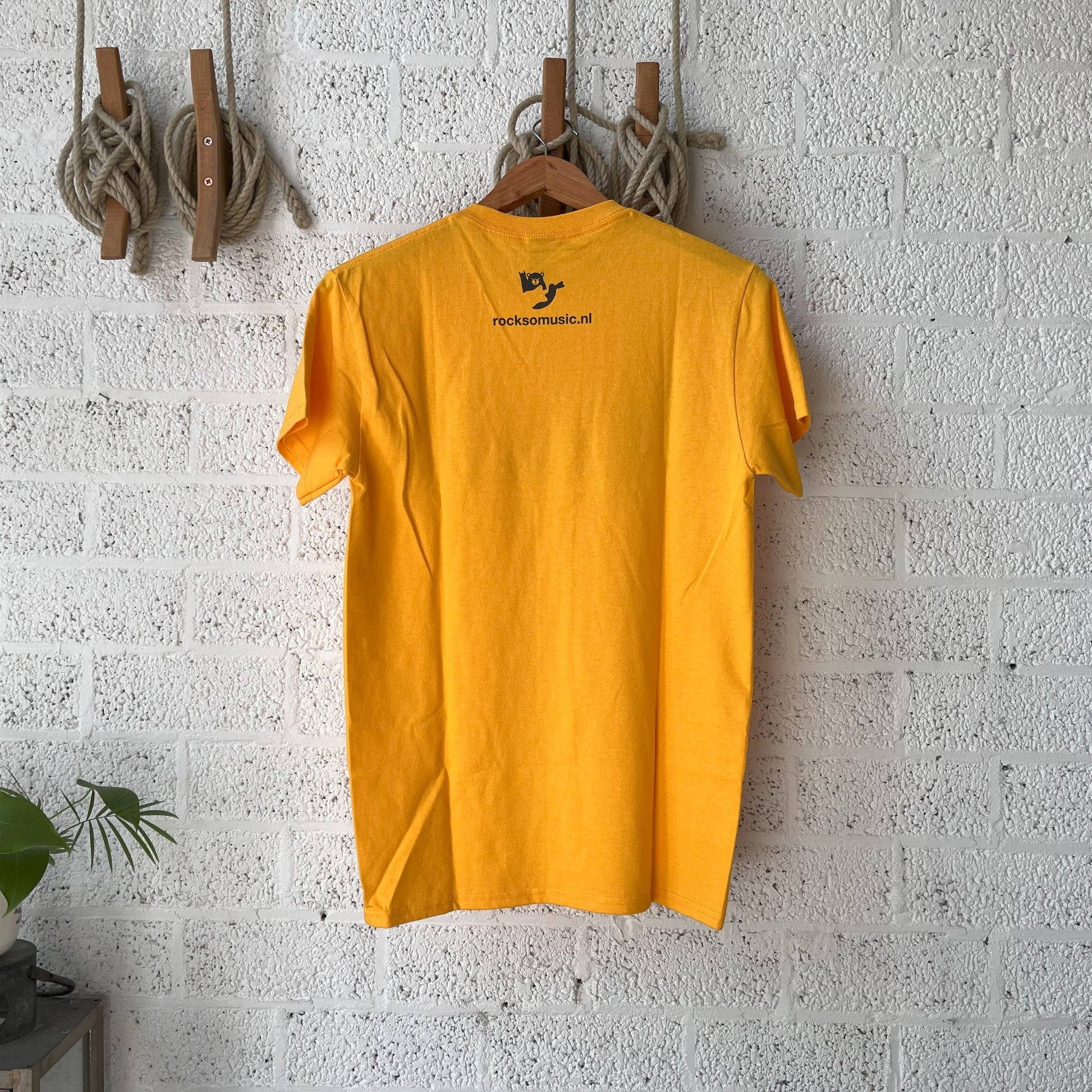 RockSo T-Shirt Gold with Navy Logo Size S back