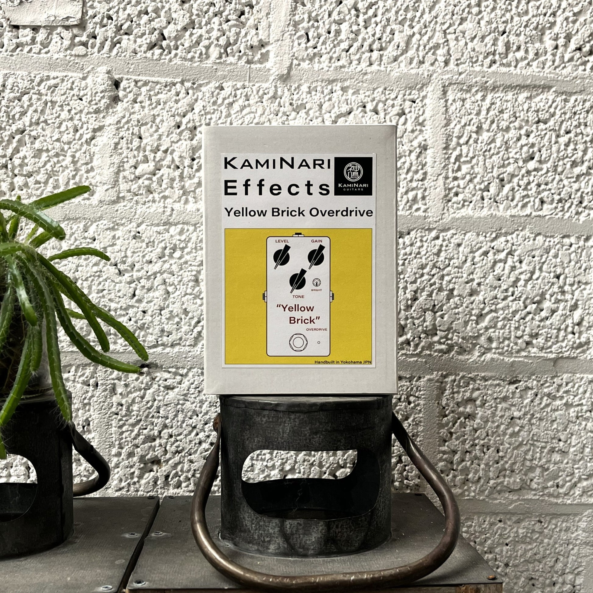 kaminari yellow brick overdrive pedal packaging